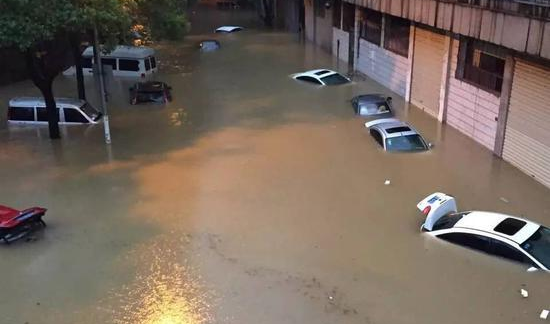 上海拆车公司浅析汽车在雨天如何防漏水?